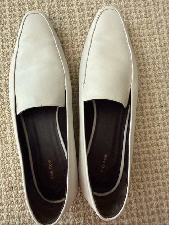 The Row Shoes - The Row White Leather Slip-On Loafers with Black Interior size 40